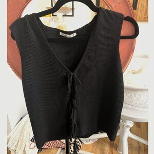 Abercrombie and Fitch Black Tie-Front V-Neck Sweater Vest Size M